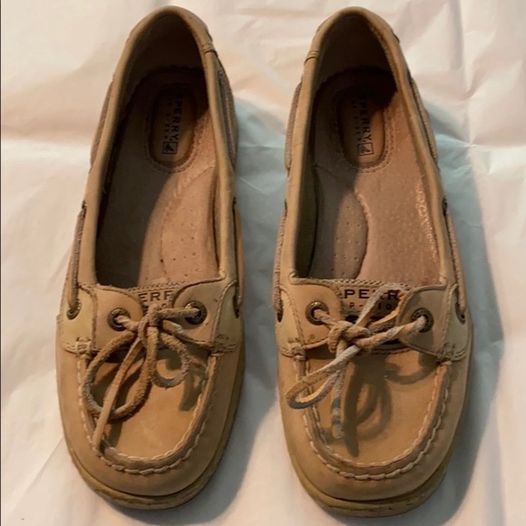 Woman’s Sperry boat shoes - Picture 2 of 3